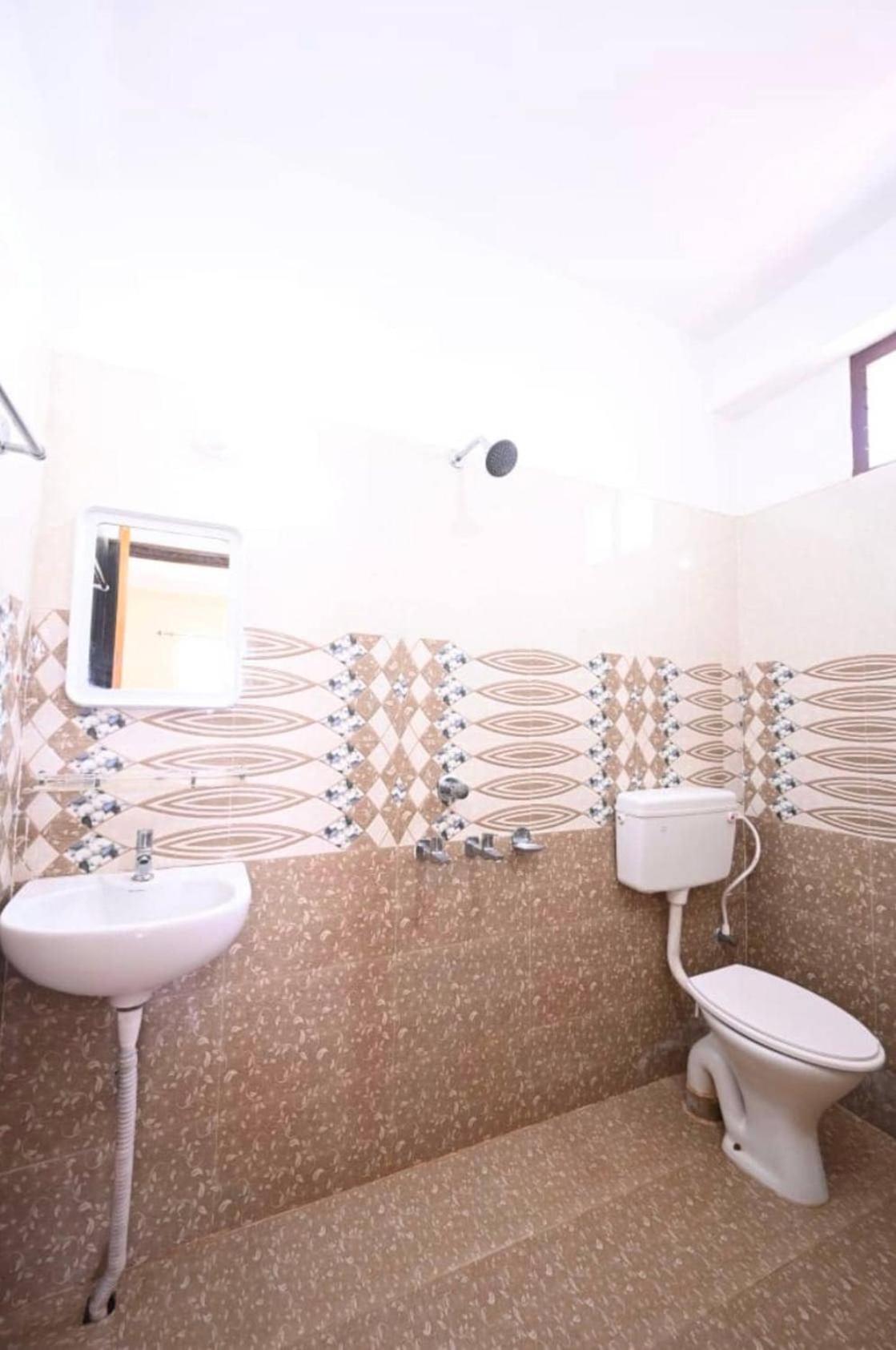 Oyo Flagship Hotel New Moon Inn Puri Εξωτερικό φωτογραφία